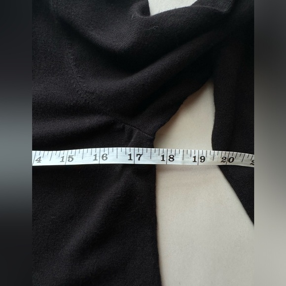 Chico’s Woman's Black Ashlan Long Sleeve Turtleneck, Size 1 - Picture 7 of 8